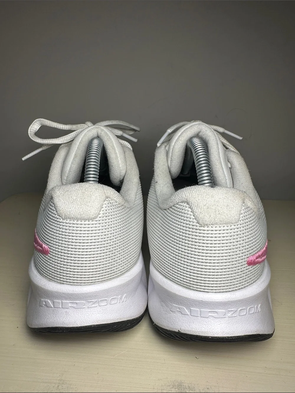 Nike GP Challenge Pro Women's White and Pink Athletic Tennis Shoes